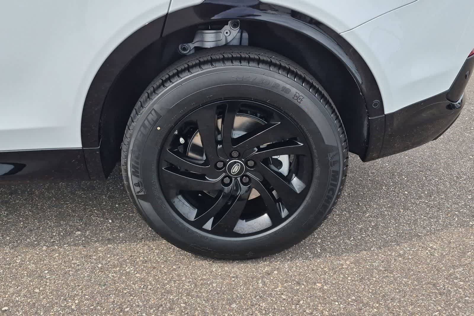 New 2026 Land Rover Discovery Sport Landmark AWD/4WD image 13