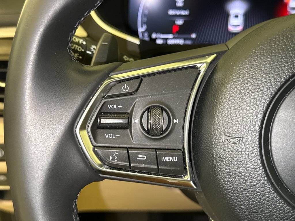 Used 2025 Acura MDX w/ Technology Package FWD image 35