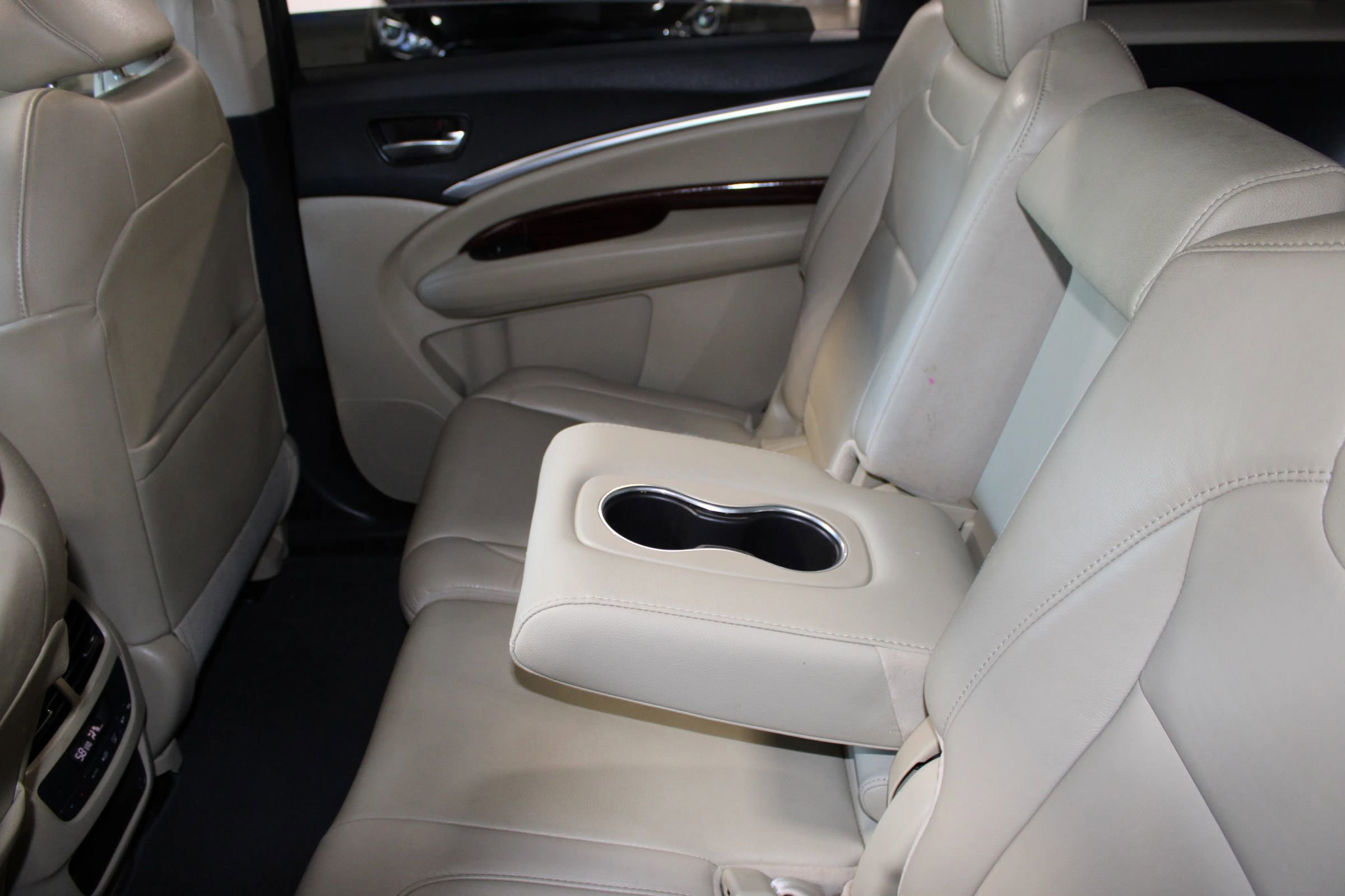 Used 2016 Acura MDX FWD image 26