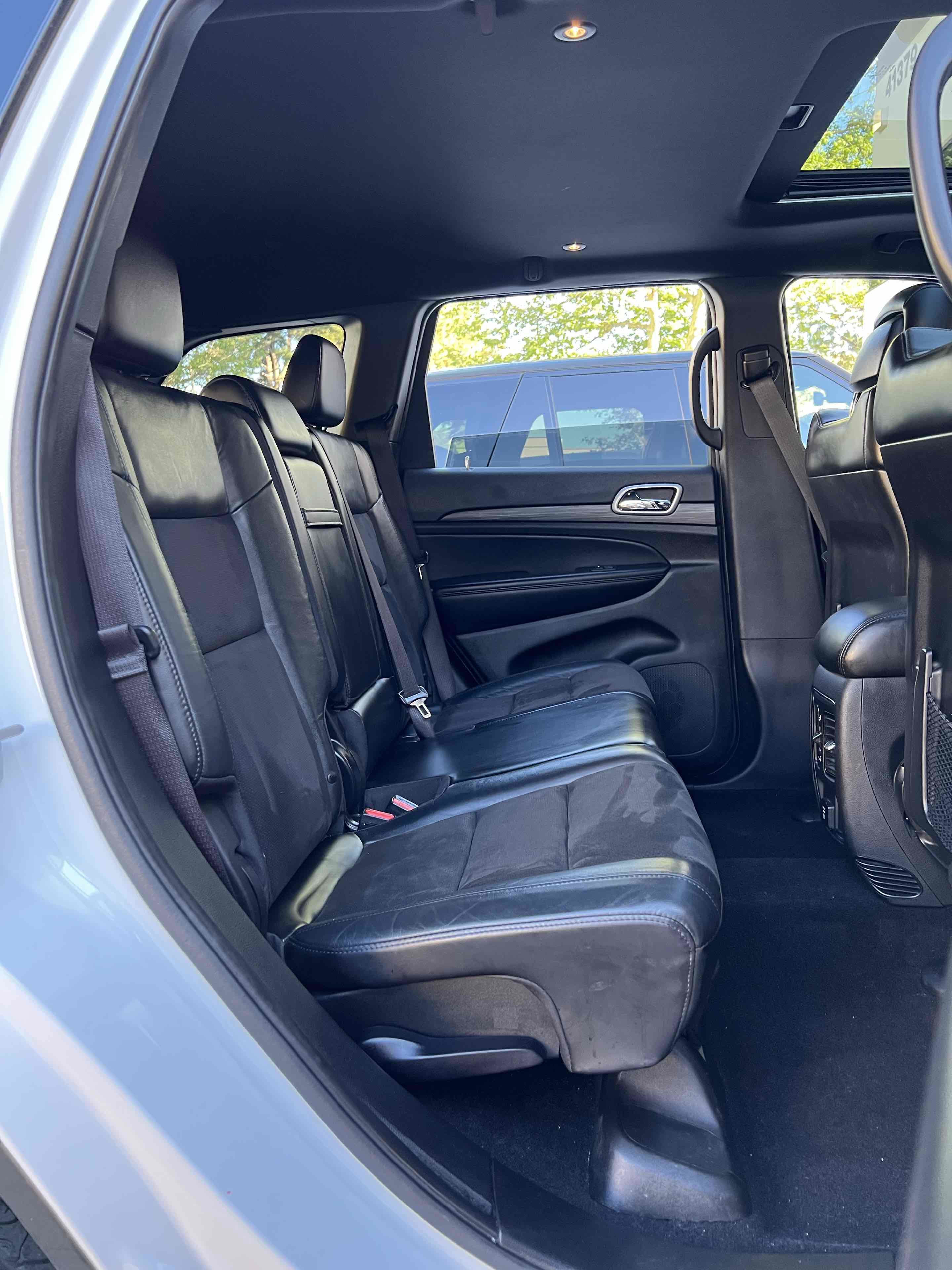 Used 2021 Jeep Grand Cherokee Laredo X image 39