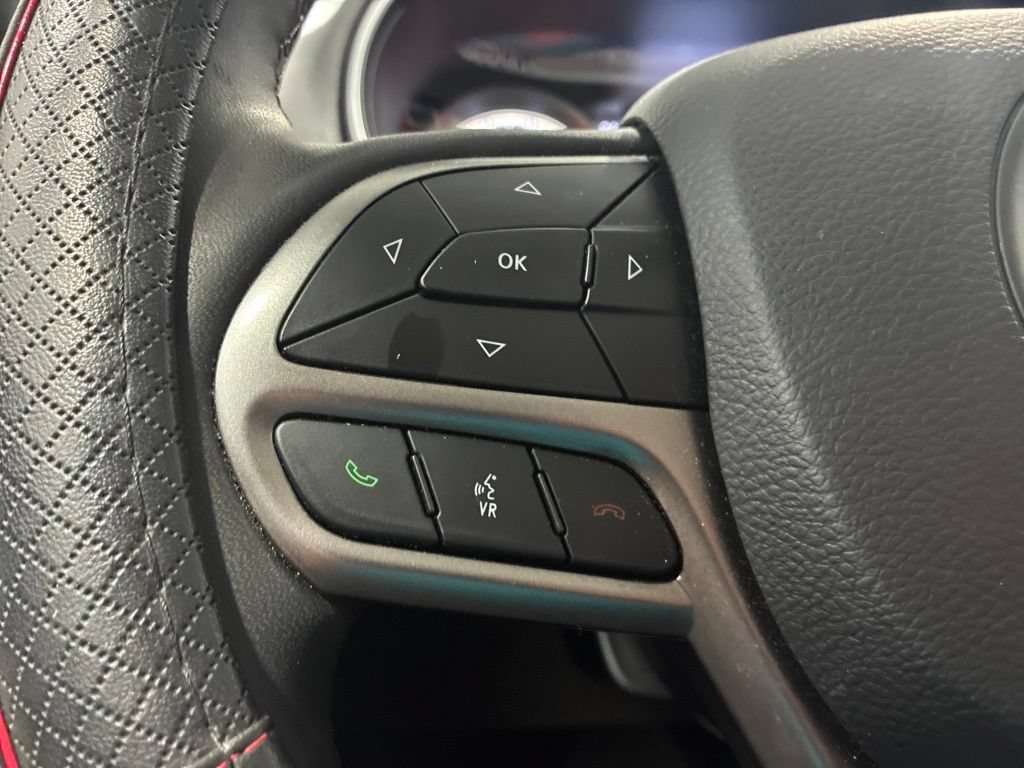 Used 2021 Jeep Cherokee Limited AWD/4WD image 23