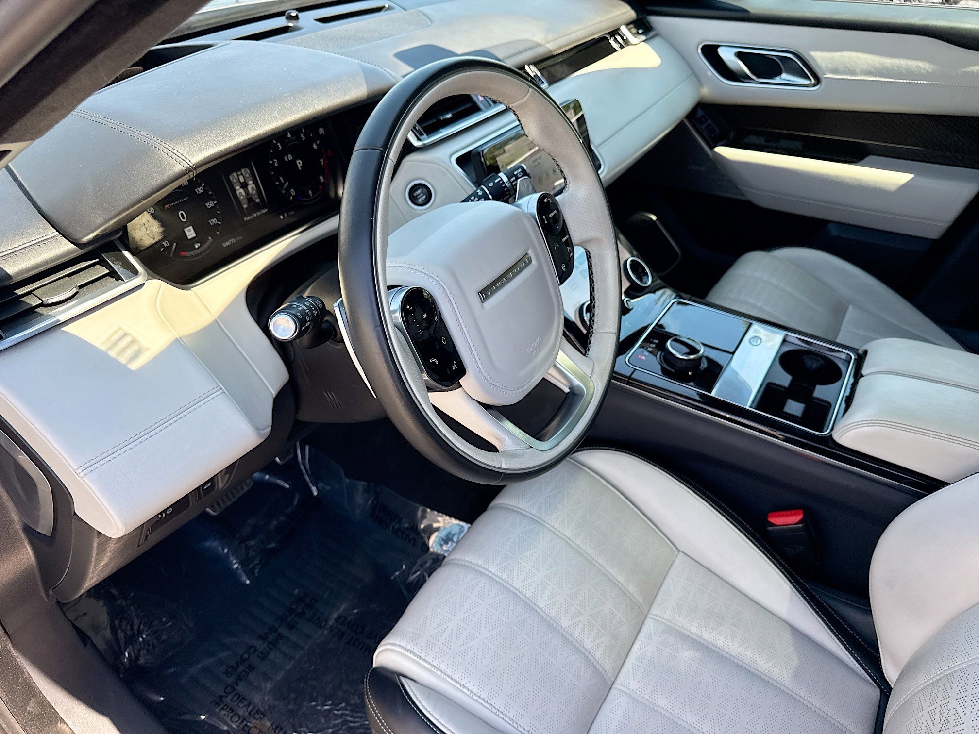 Used 2018 Land Rover Range Rover Velar AWD/4WD image 25