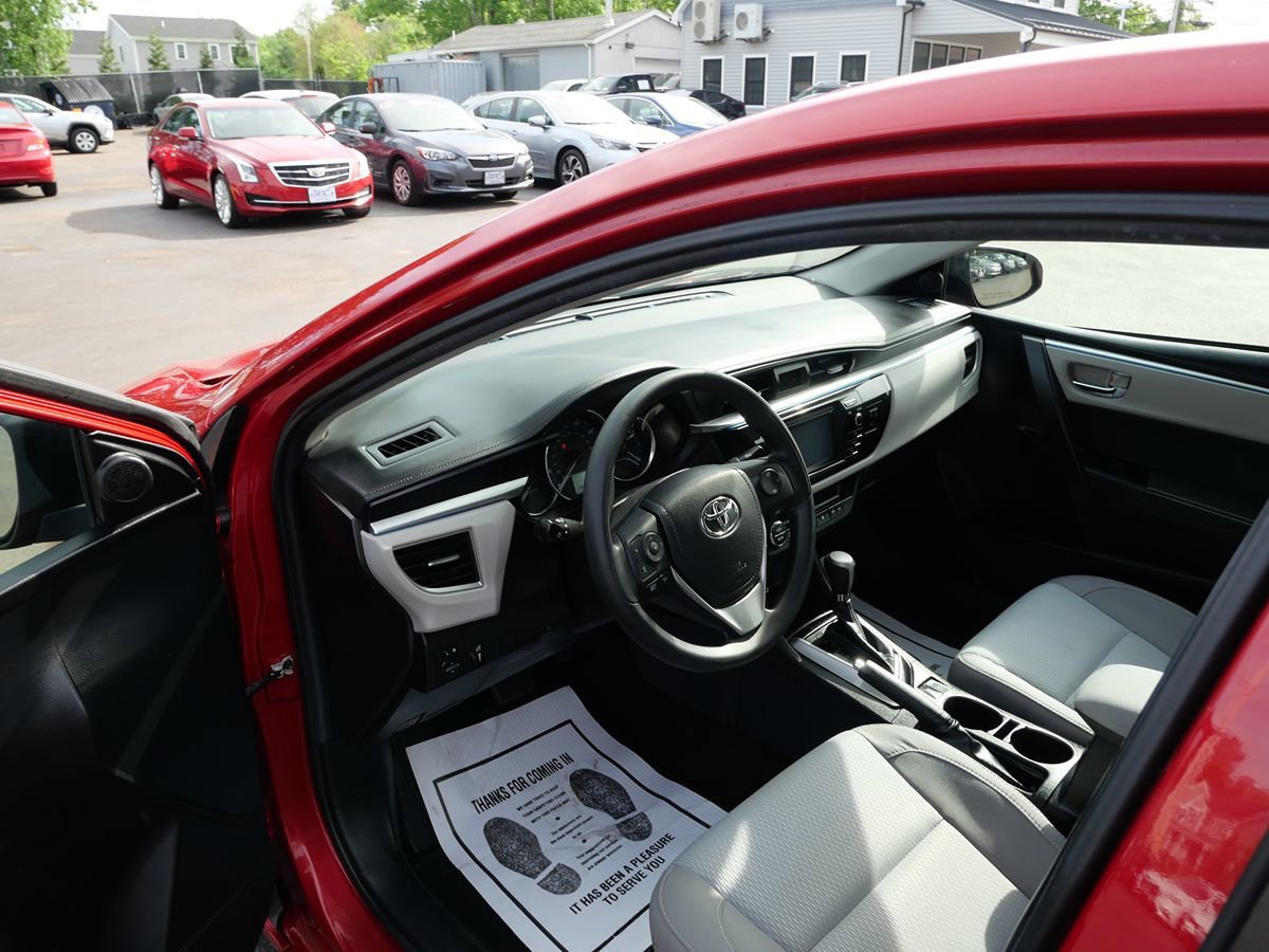 Used 2016 Toyota Corolla LE FWD image 9