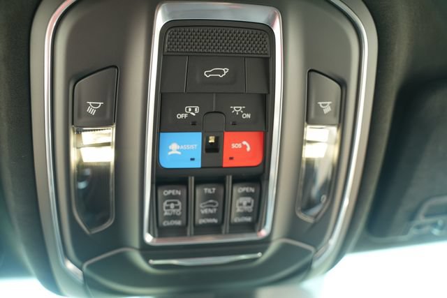 New 2026 Jeep Grand Cherokee Summit w/ MOPAR Finishing Package AWD/4WD image 34