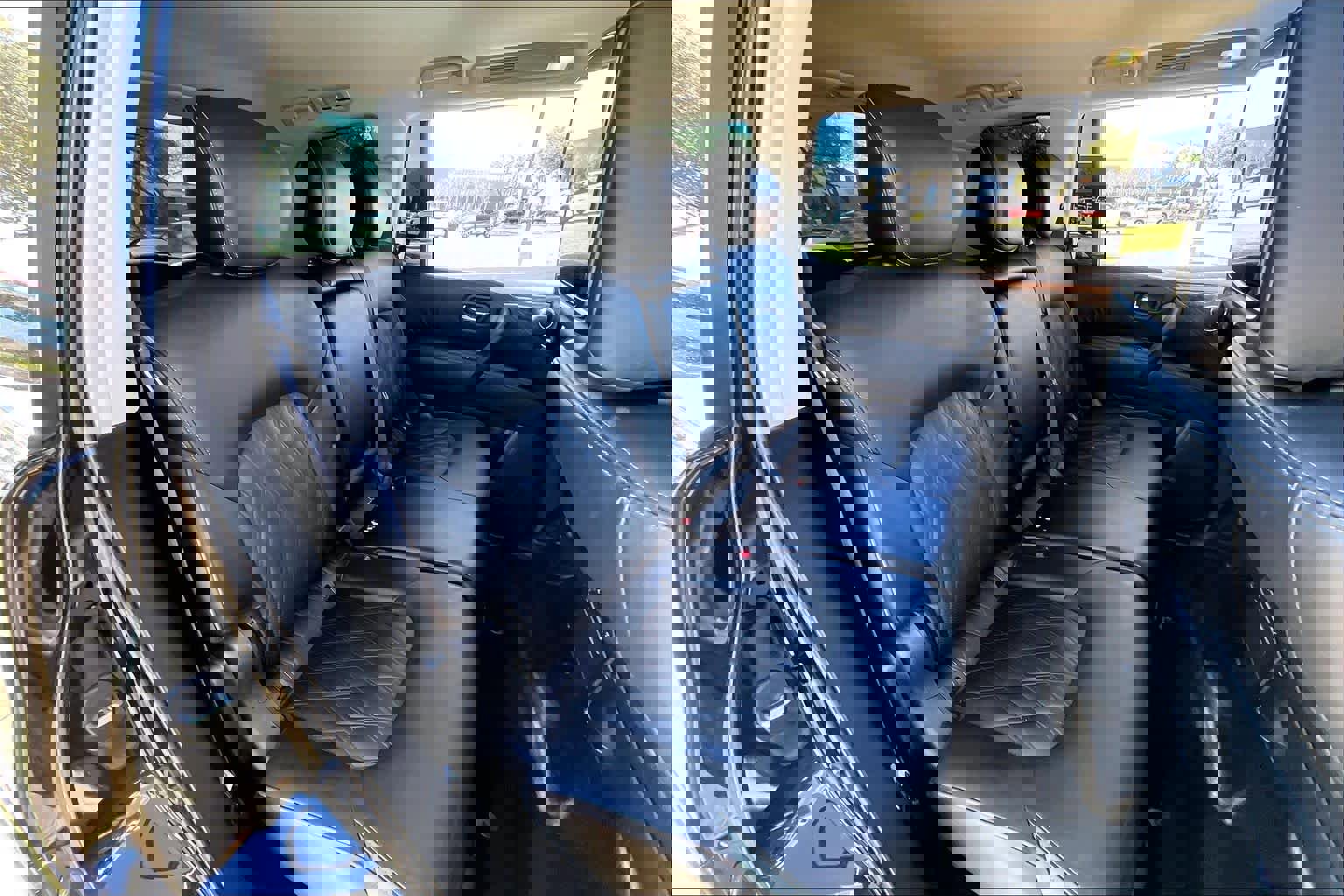 Used 2023 Nissan Armada Platinum w/ Cargo Package image 18