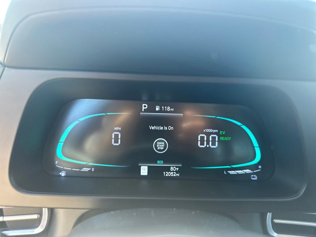 Used 2025 Hyundai Elantra Hybrid FWD image 17
