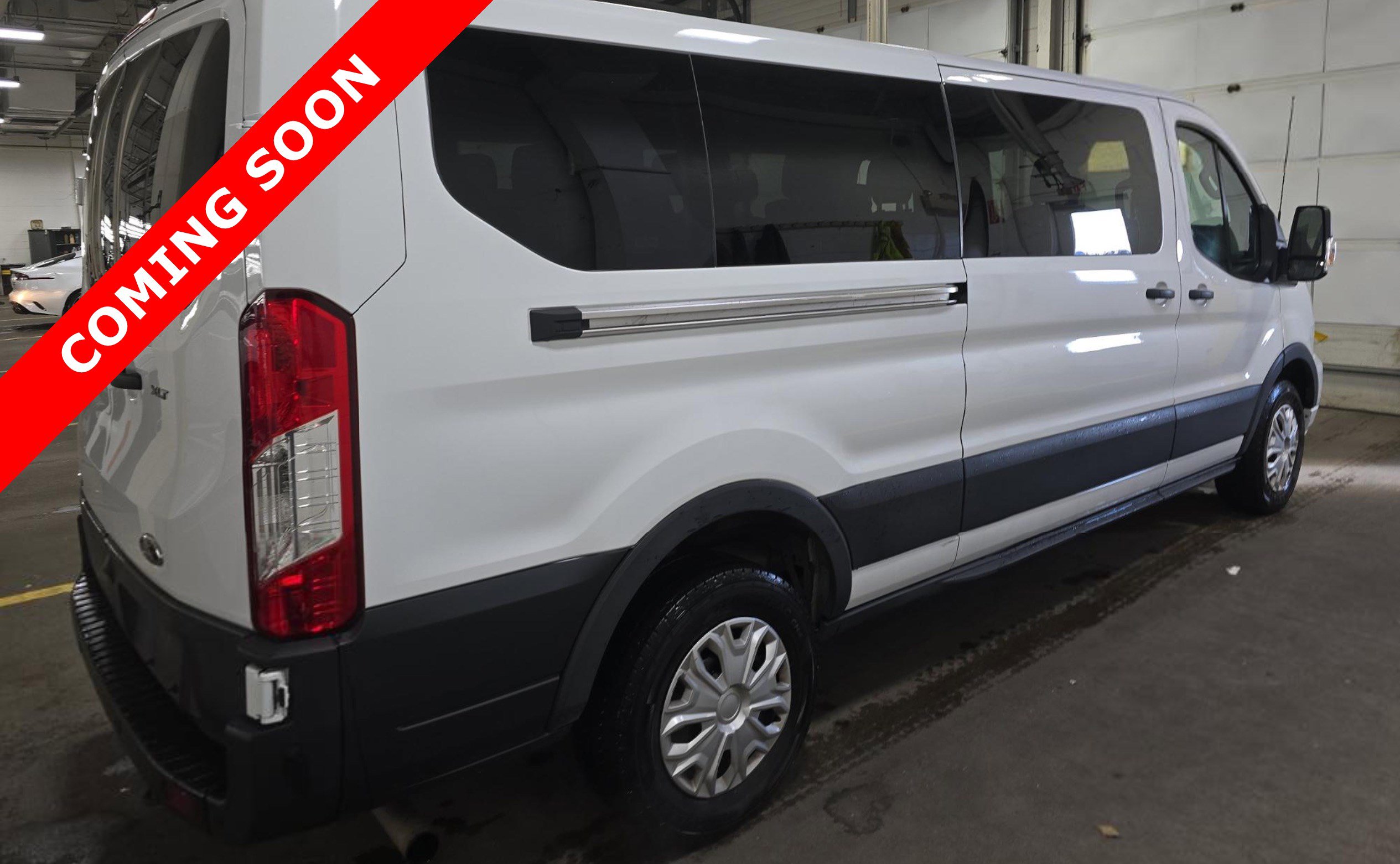 Used 2023 Ford Transit 350 XLT image 4