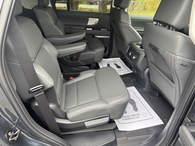 New 2025 Ford Expedition Active image 16