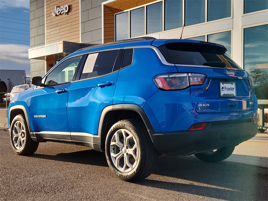 Used 2024 Jeep Compass Latitude image 3