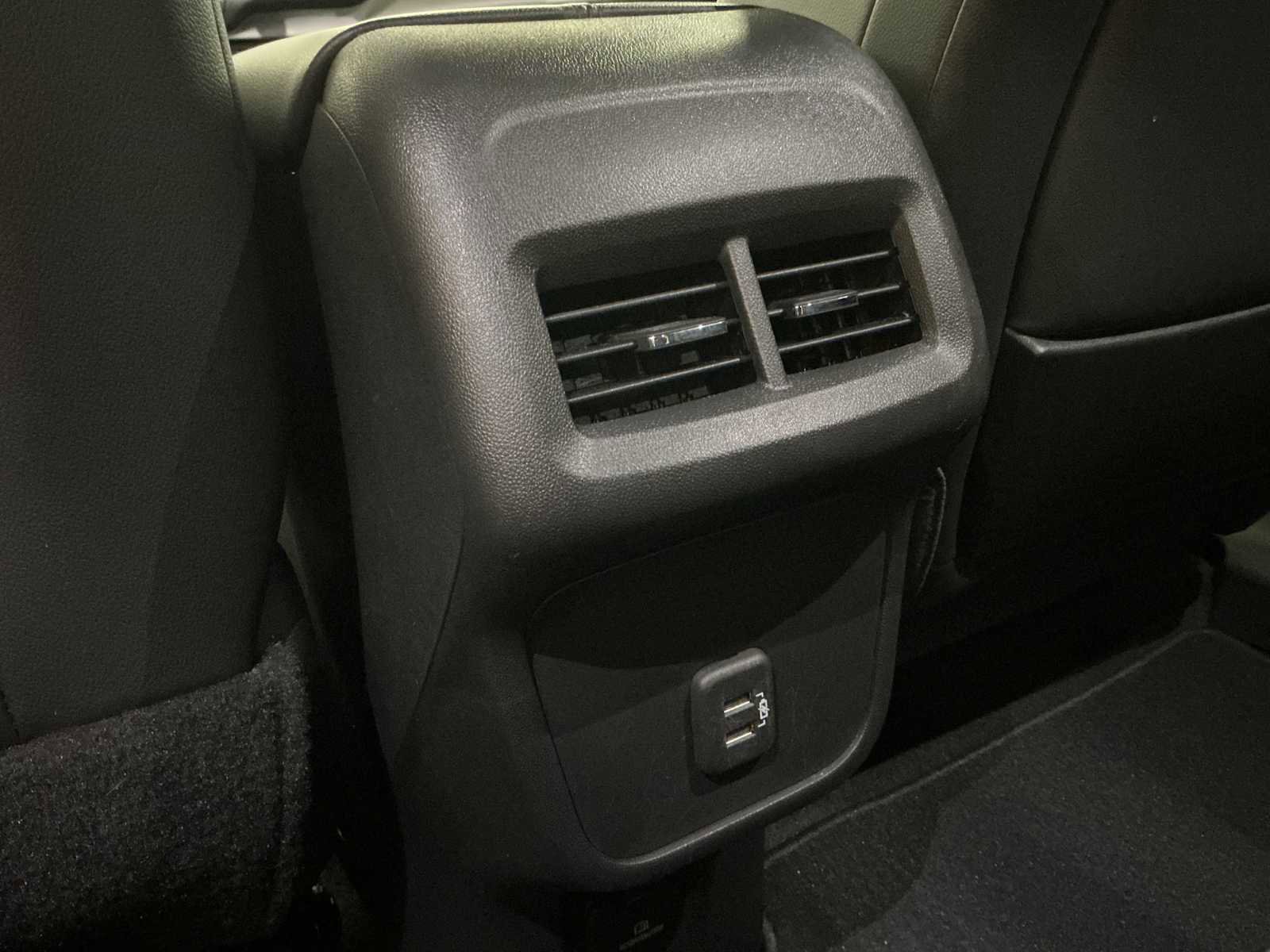 Used 2022 GMC Terrain SLT image 16