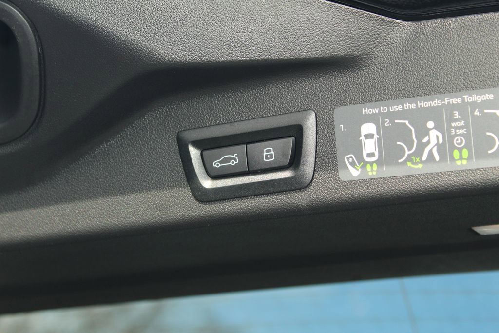 New 2026 BMW X5 xDrive50e image 8