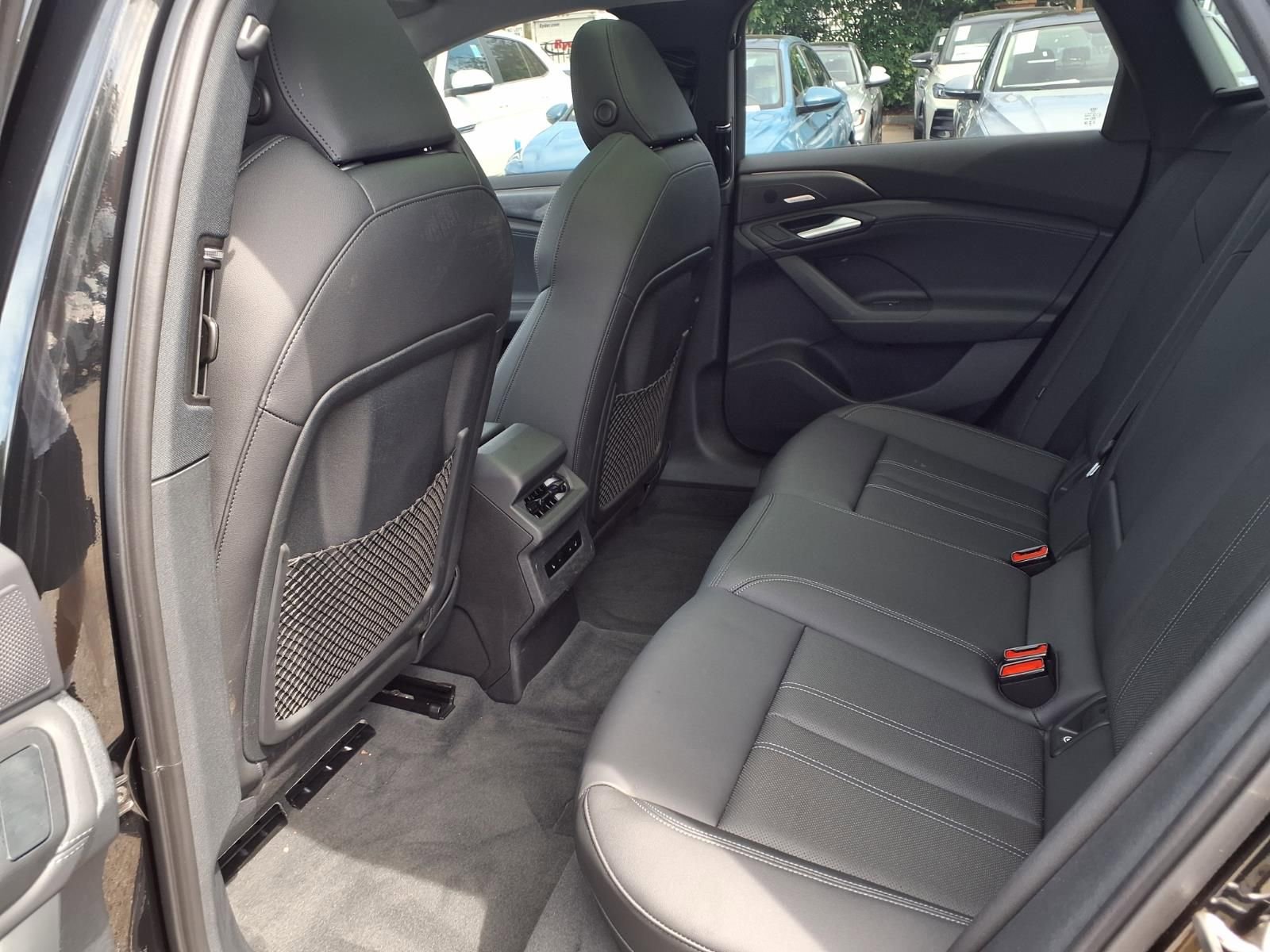 Used 2025 Audi A6 e-tron Premium Plus w/ Premium Plus image 17