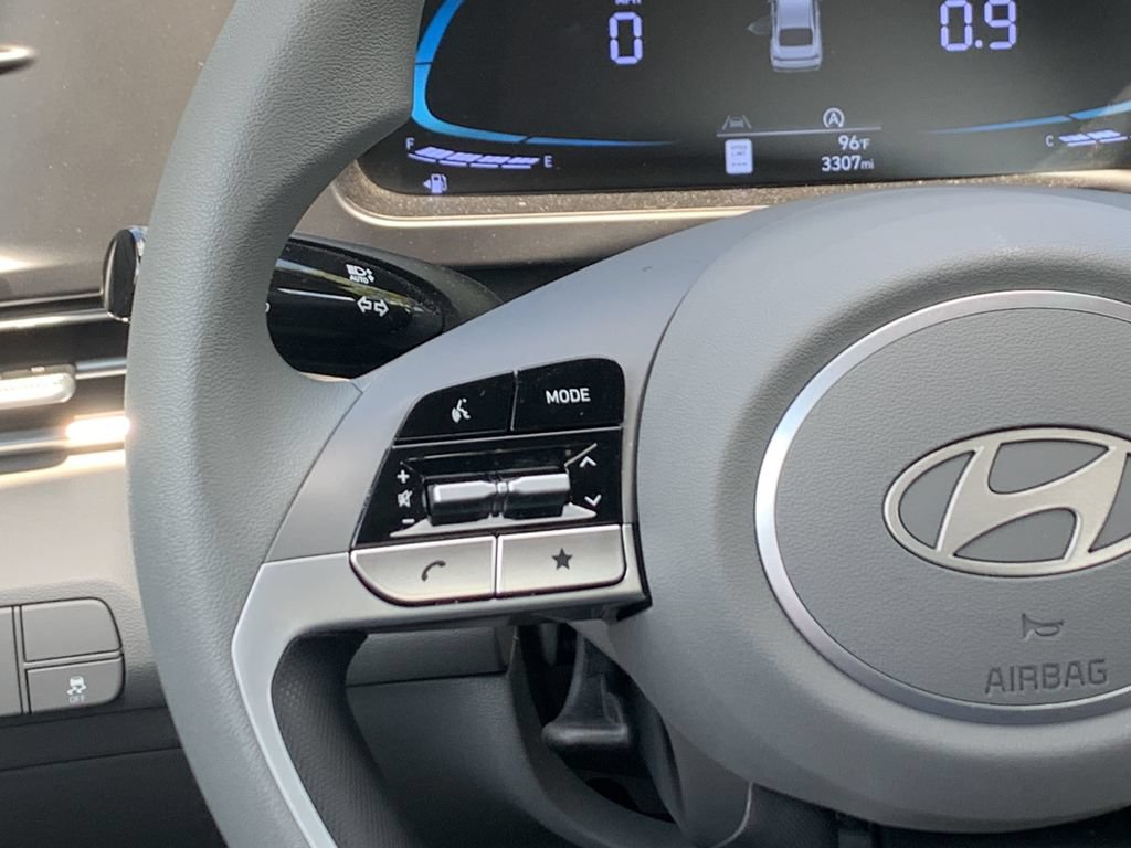 Certified 2026 Hyundai Elantra SE FWD image 22