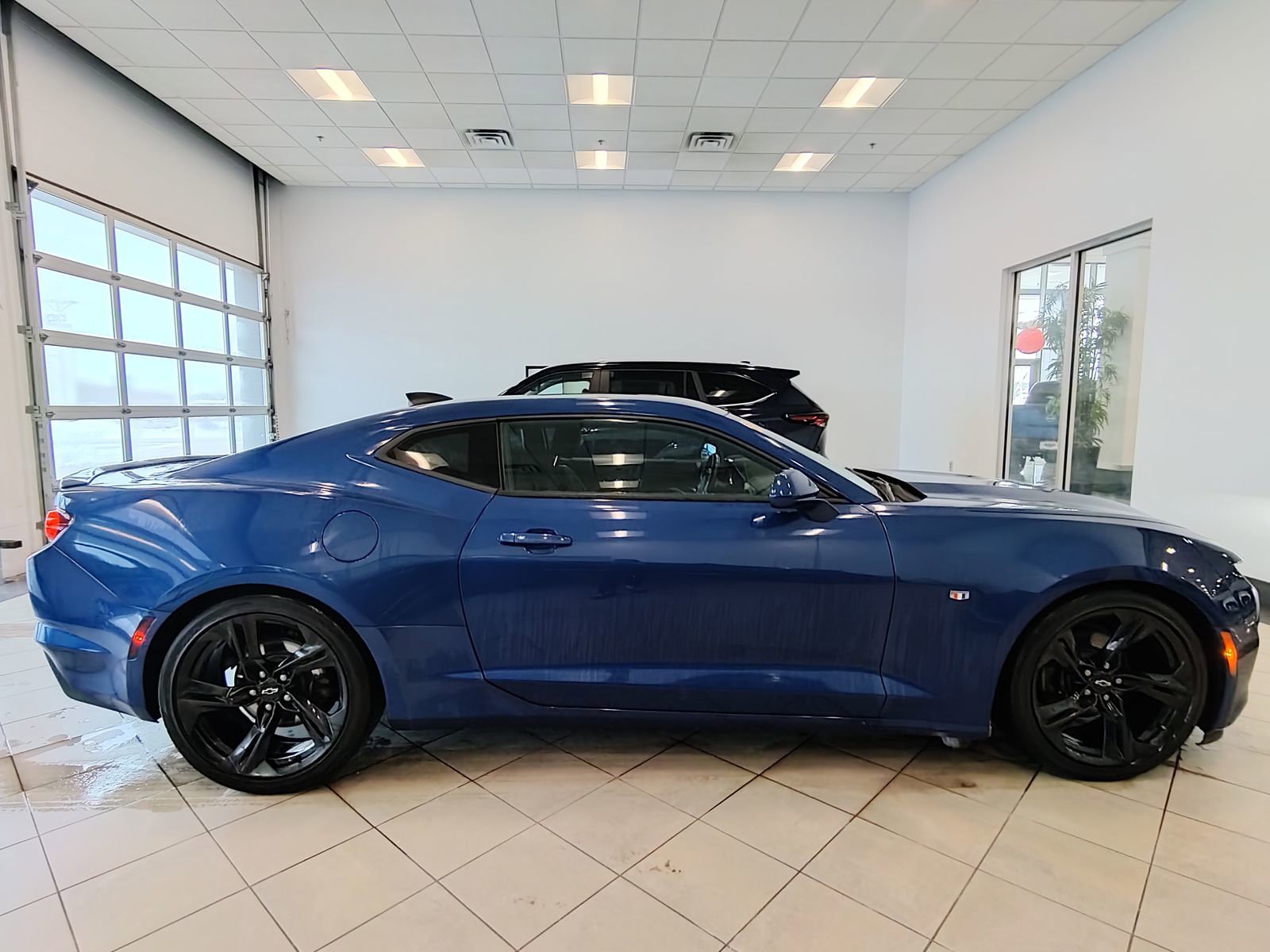 Used 2020 Chevrolet Camaro LT image 2
