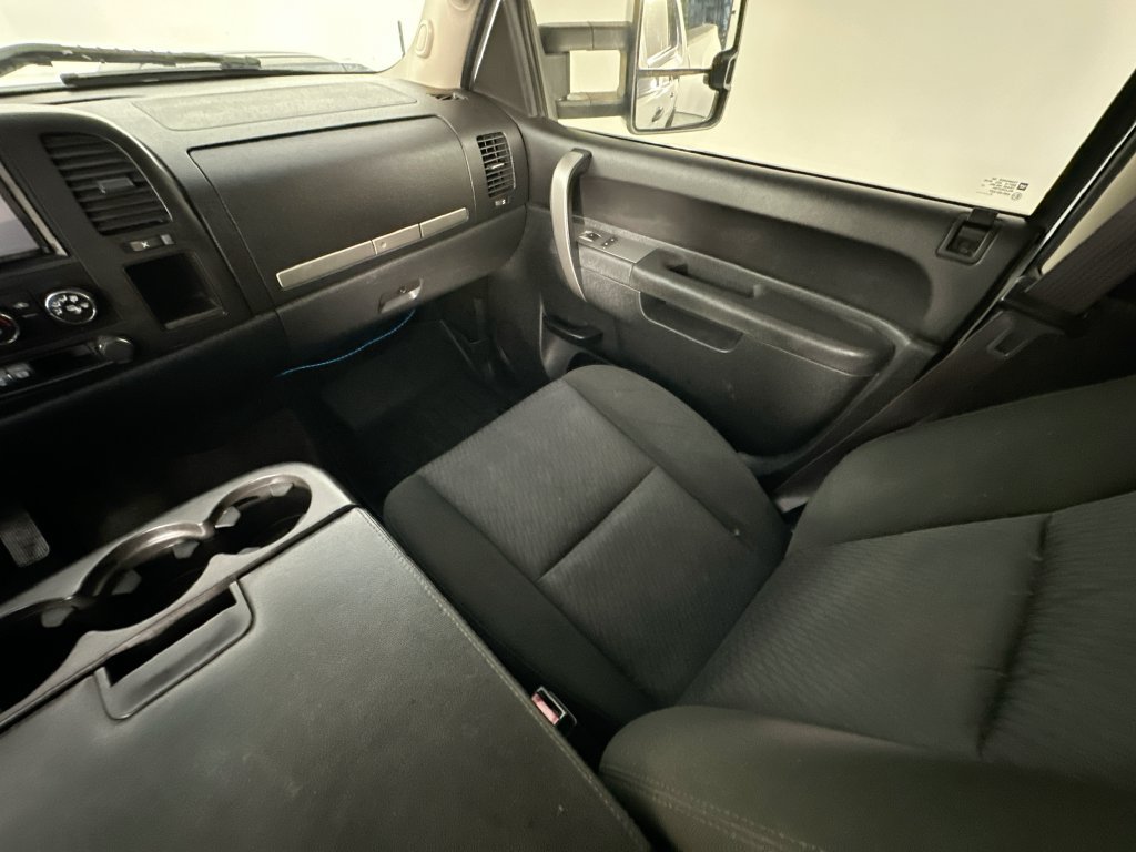 Used 2014 Chevrolet Silverado 2500 LT AWD/4WD image 11