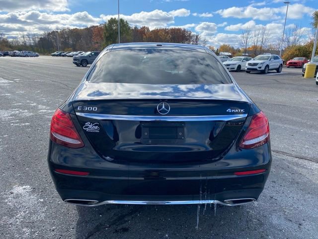 Used 2017 Mercedes-Benz E 300 4MATIC image 5