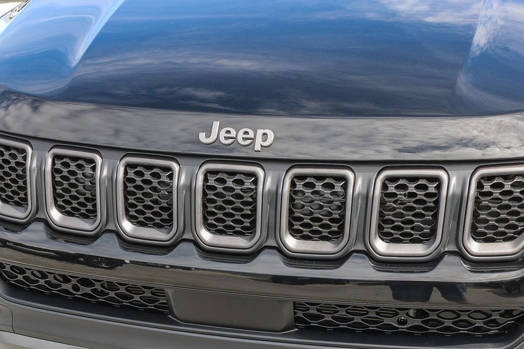 Used 2023 Jeep Compass Trailhawk w/ Trailhawk Elite Group AWD/4WD image 6