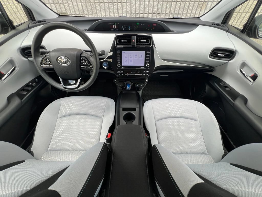 Certified 2022 Toyota Prius LE FWD image 23