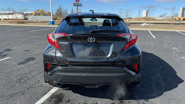 Used 2022 Toyota C-HR XLE image 4
