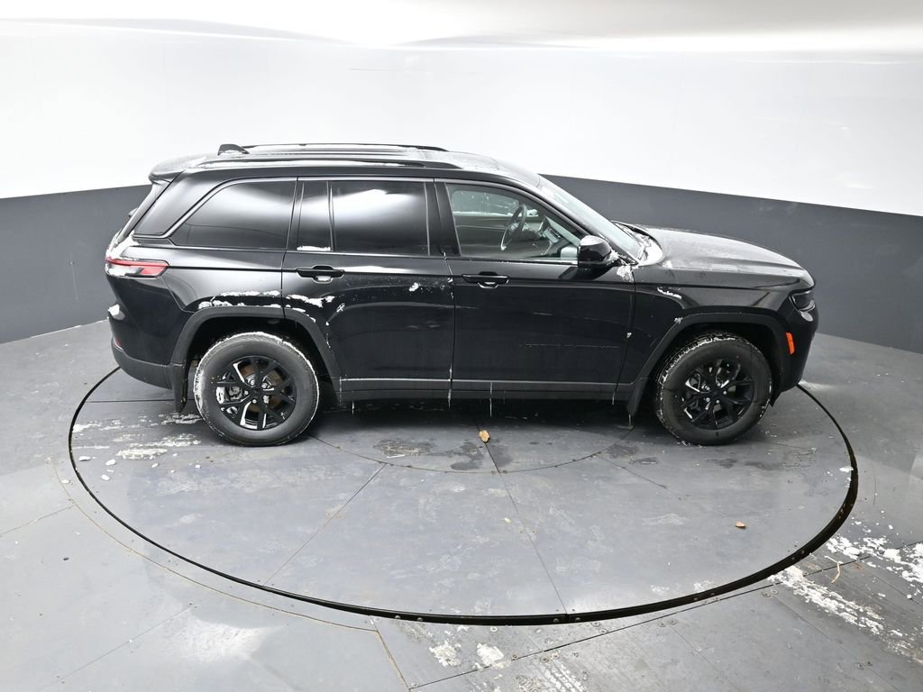 New 2026 Jeep Grand Cherokee Altitude image 30