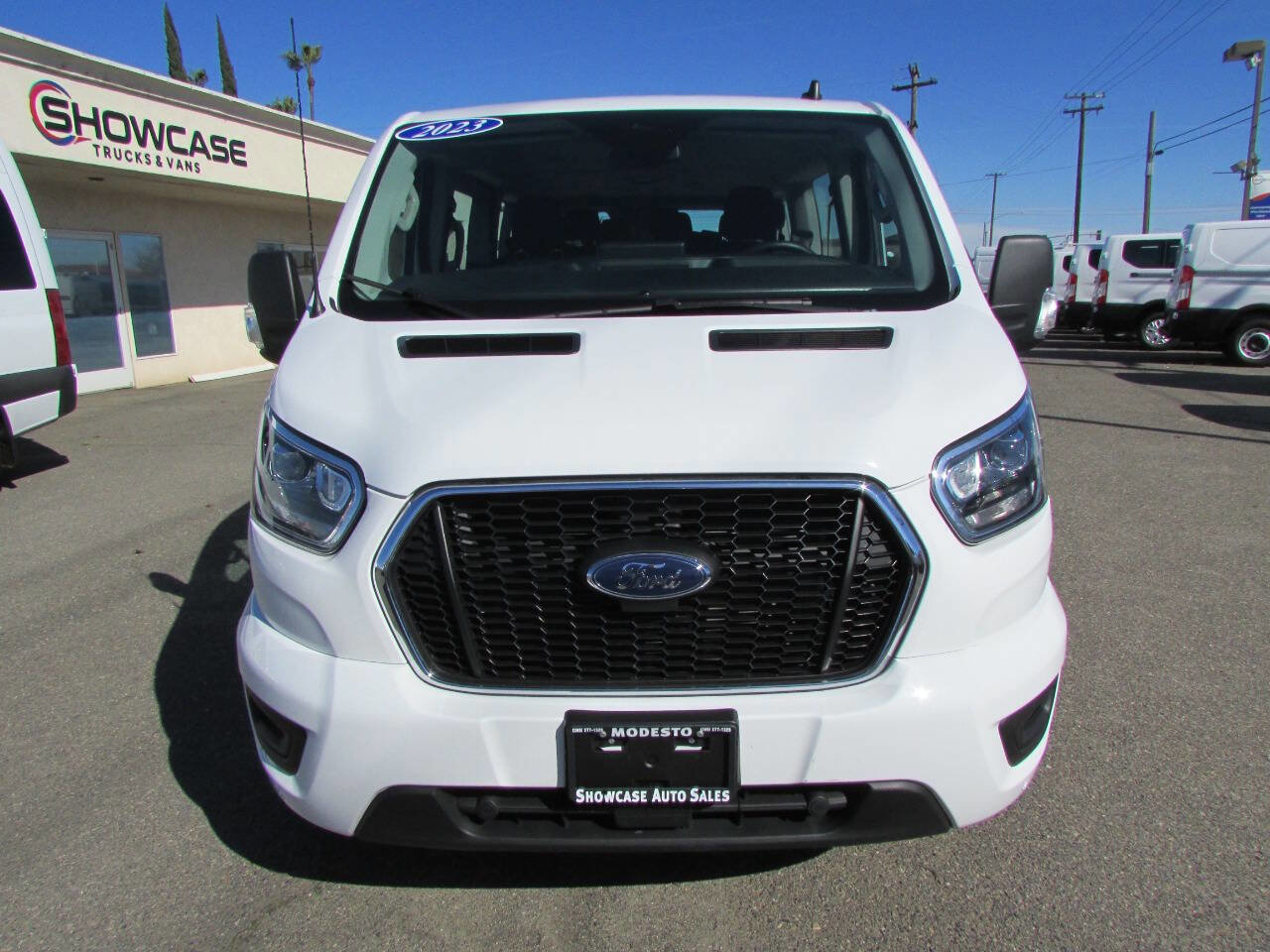Used 2023 Ford Transit 350 XLT image 3
