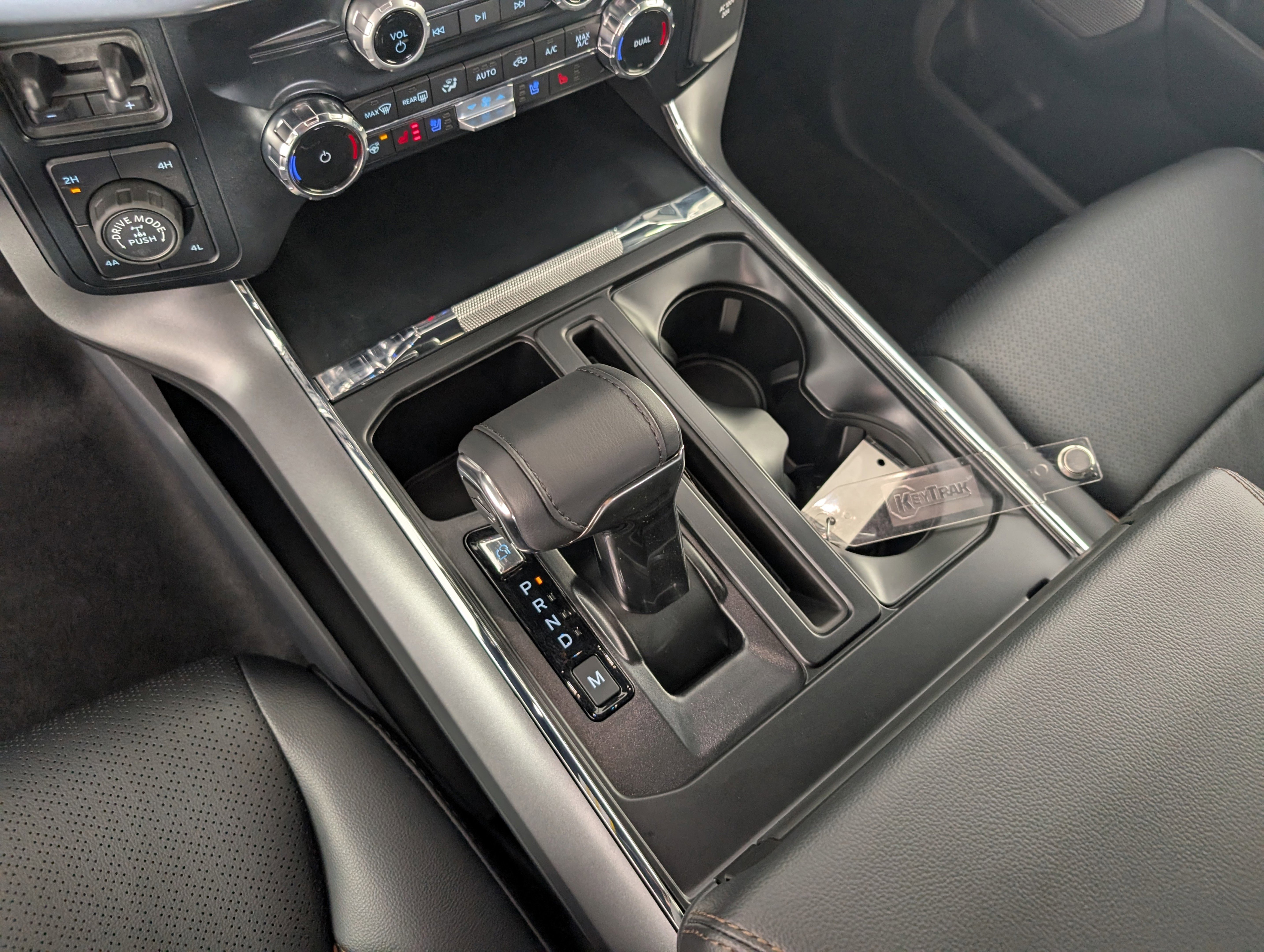 New 2025 Ford F150 Lariat w/ Equipment Group 501A Mid image 15