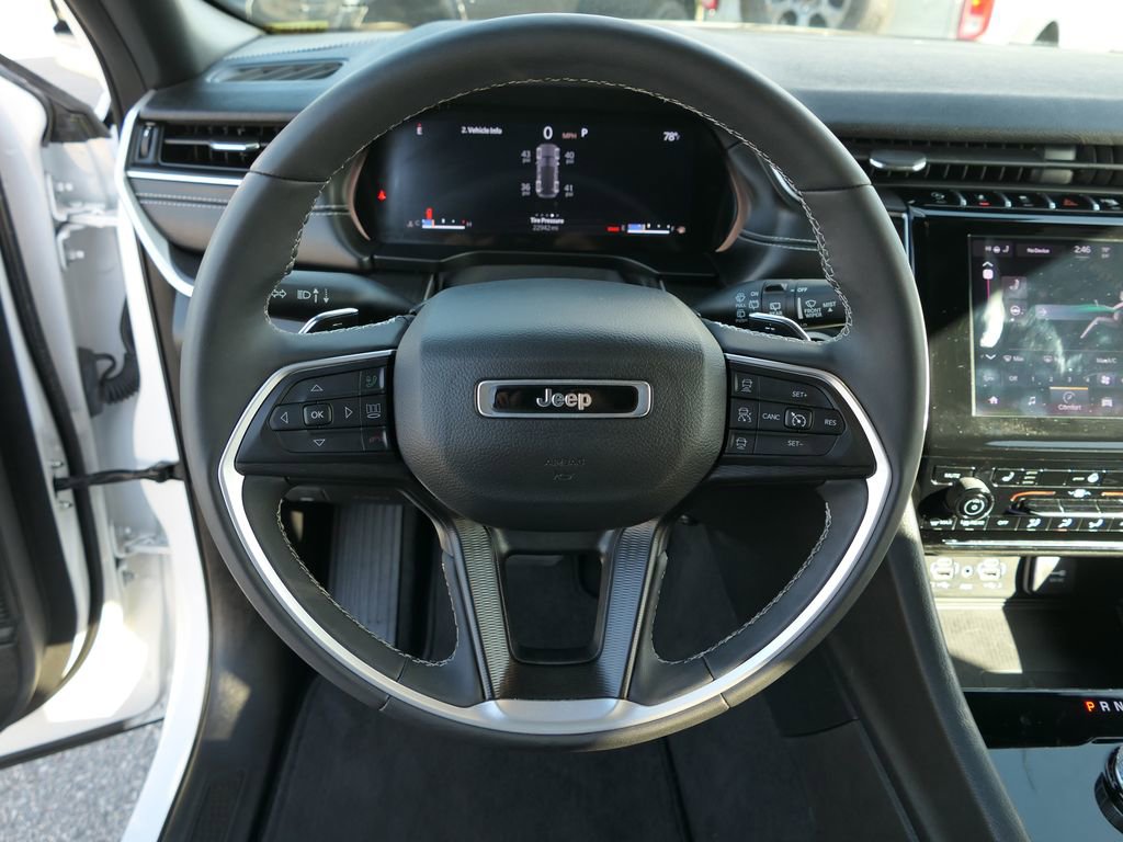 Used 2023 Jeep Grand Cherokee Altitude image 16