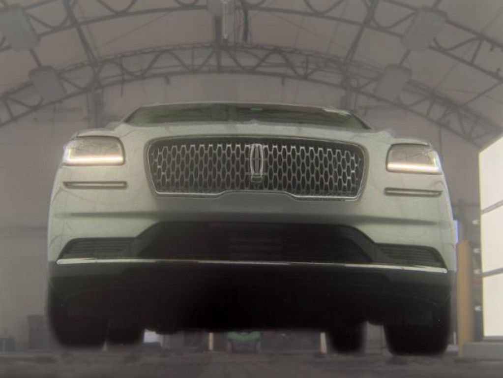 Used 2023 Lincoln Nautilus AWD image 4