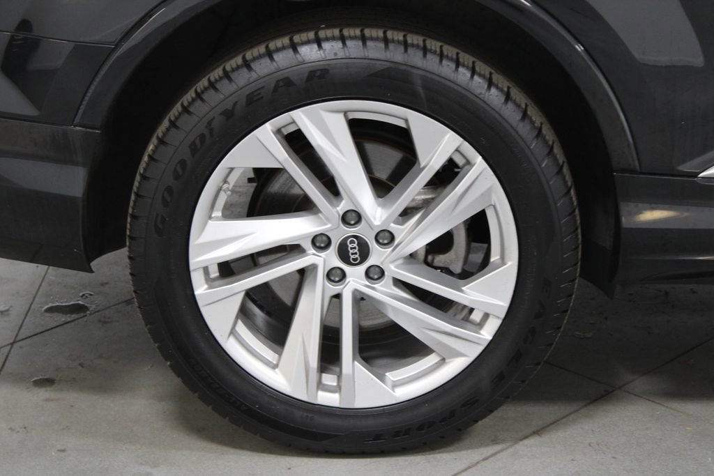 Used 2023 Audi Q7 3.0T Premium Plus image 13