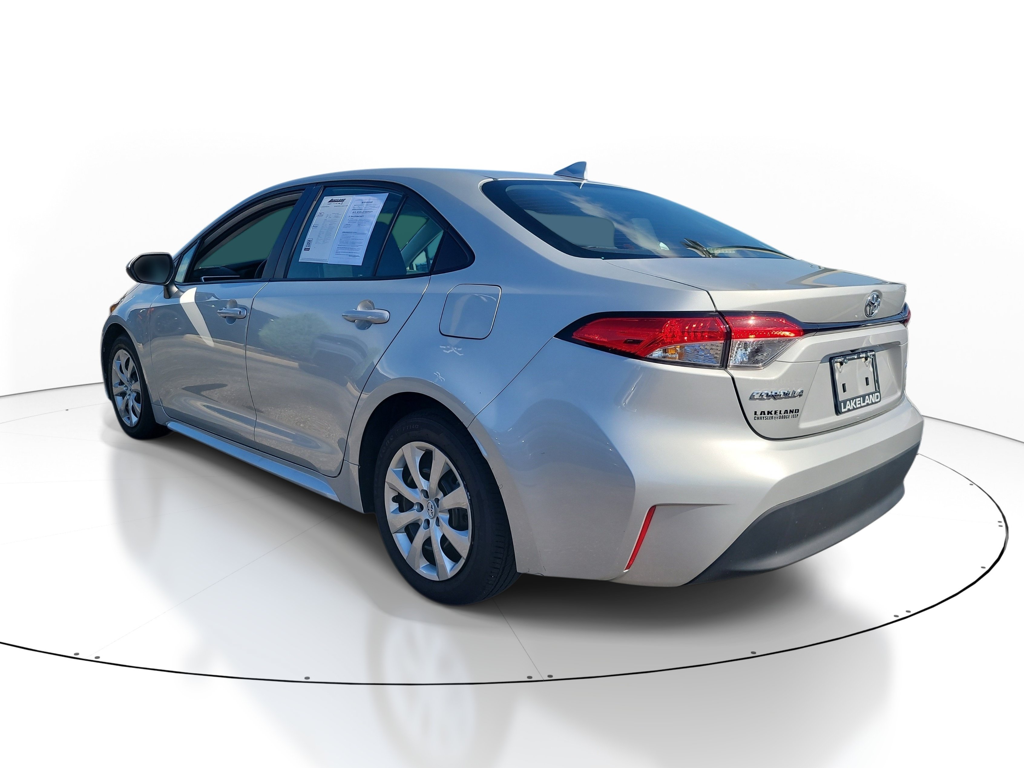 Used 2025 Toyota Corolla LE FWD image 6