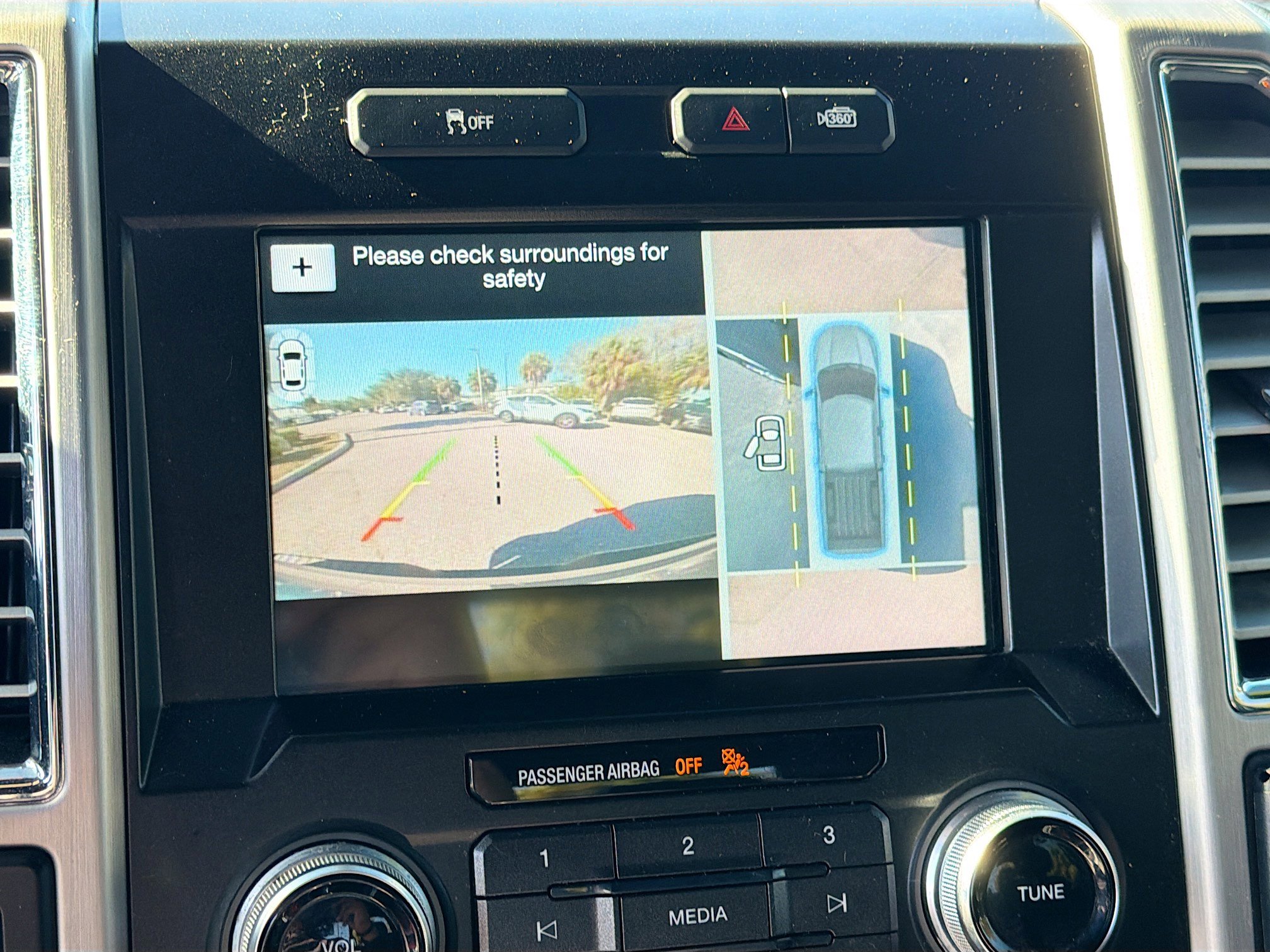 Used 2016 Ford F150 Platinum w/ Technology Package image 29