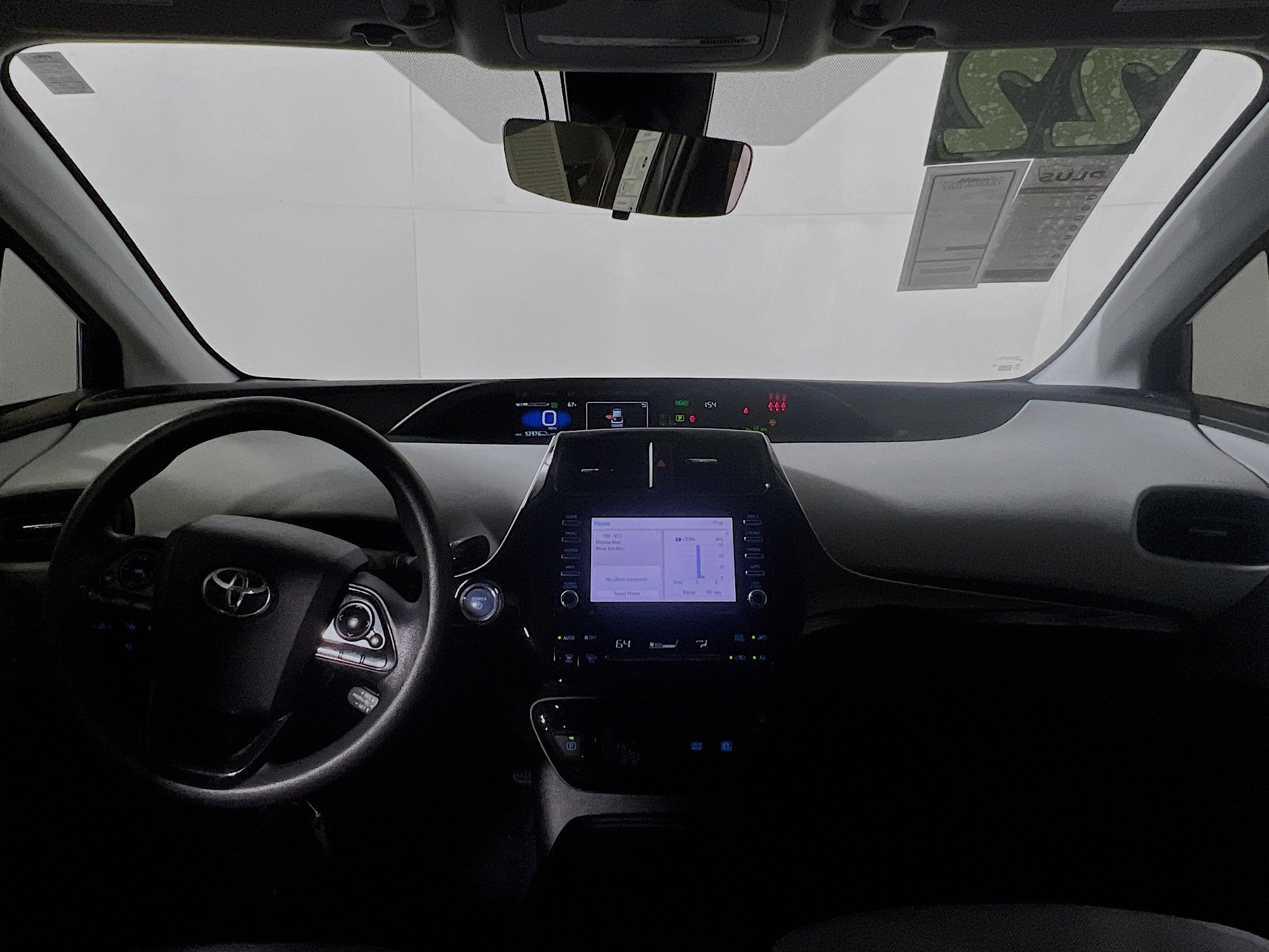 Used 2022 Toyota Prius LE image 30