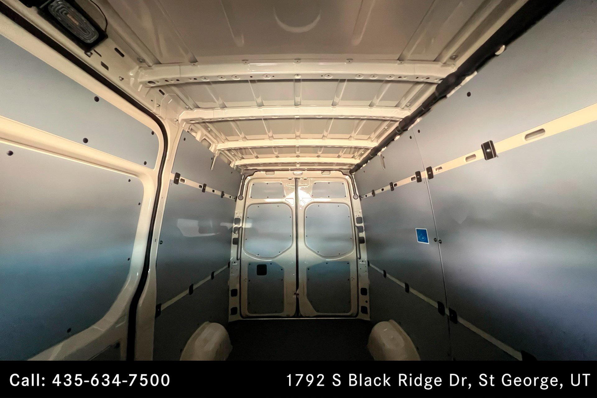 Used 2025 Mercedes-Benz Sprinter 2500 image 20