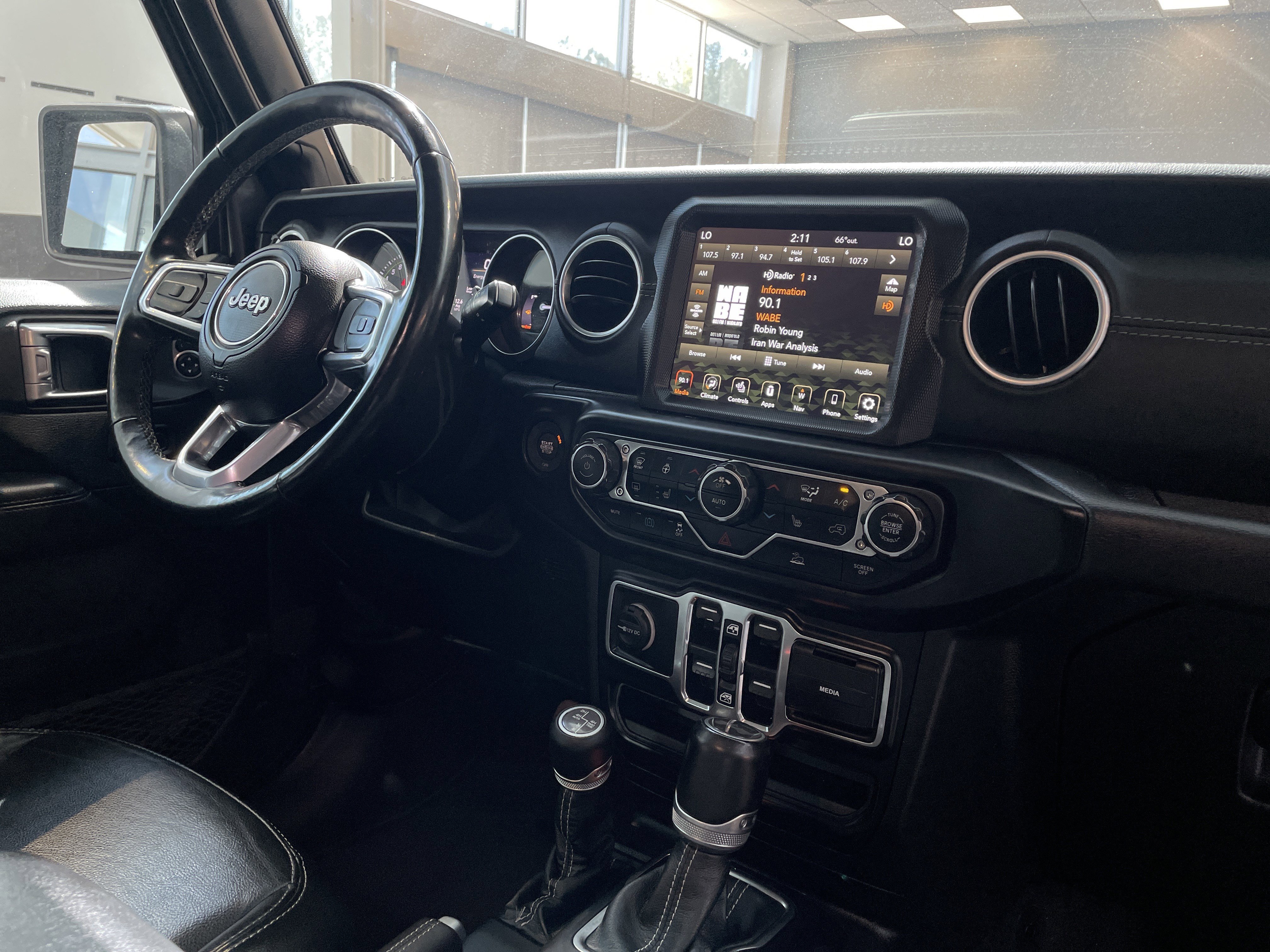 Used 2021 Jeep Wrangler Unlimited Sahara w/ Cold Weather Group AWD/4WD image 32