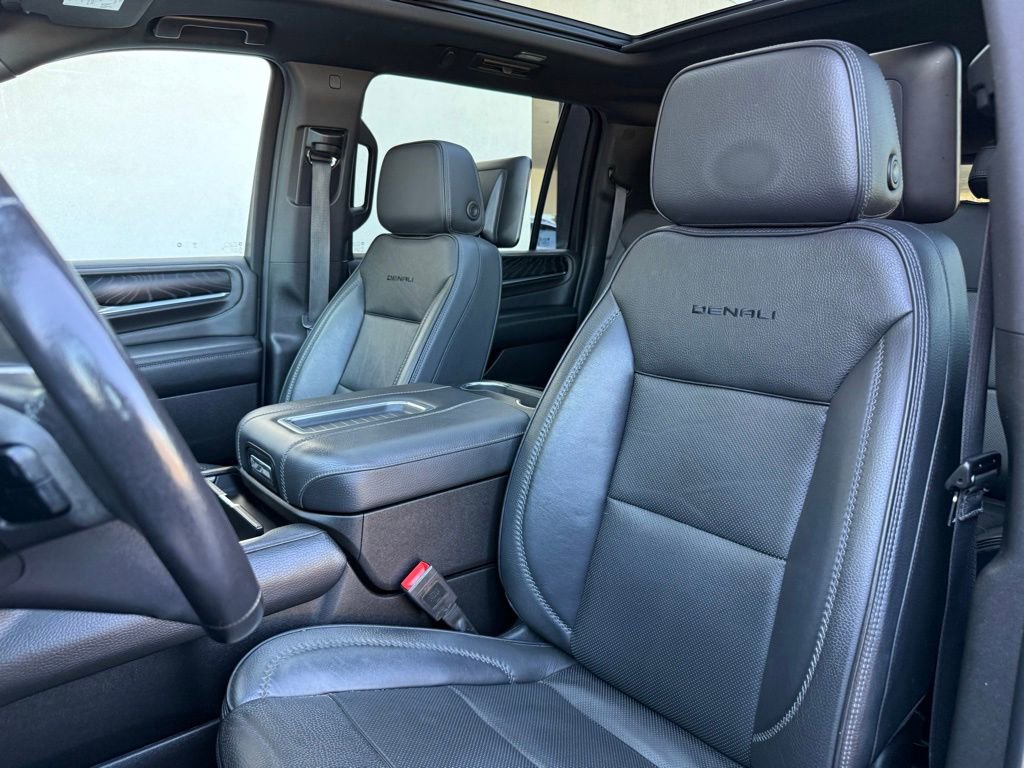 Used 2021 GMC Yukon XL Denali w/ Denali Premium Package image 14