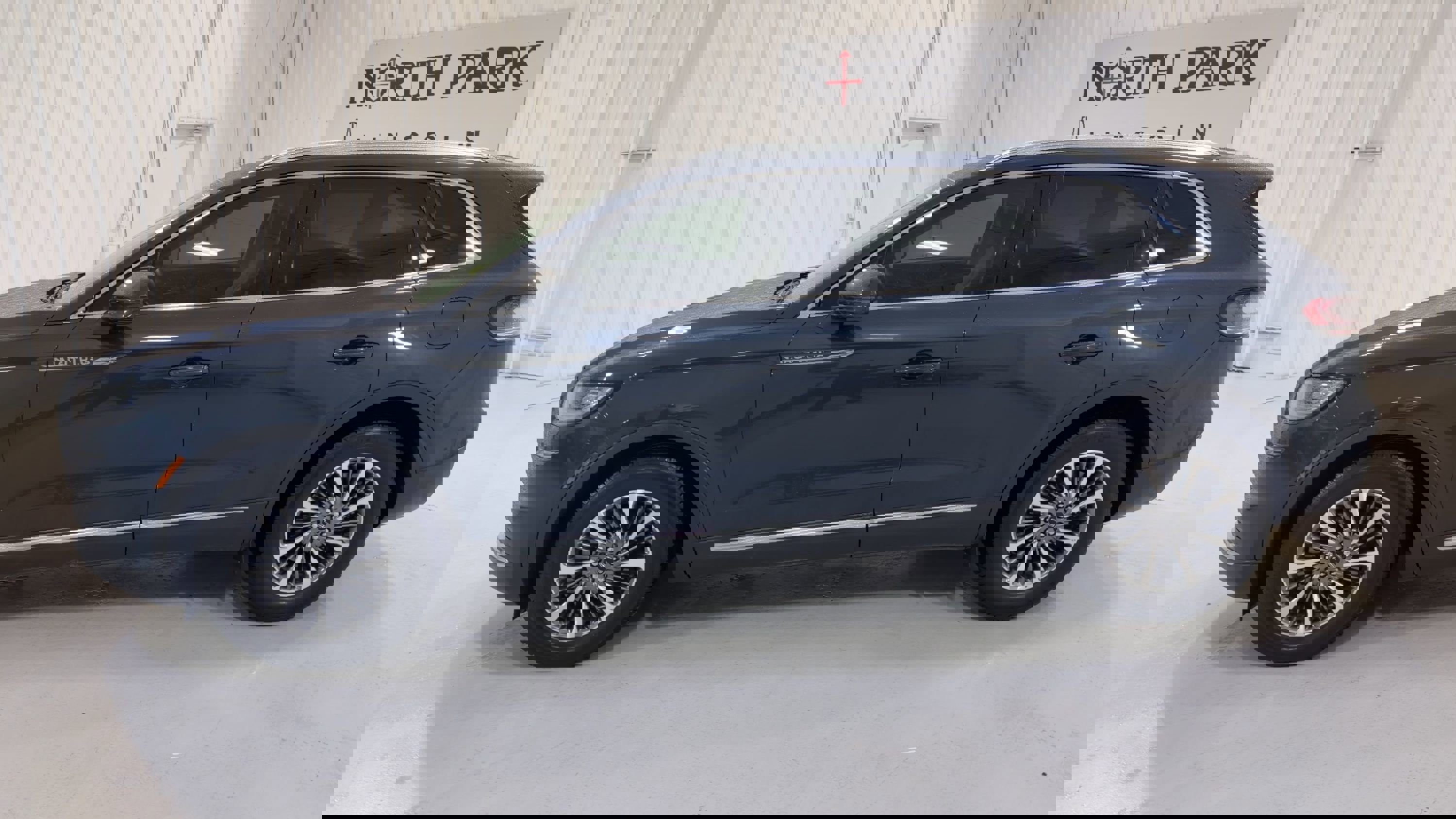 Used 2023 Lincoln Nautilus AWD w/ Premium Package image 6