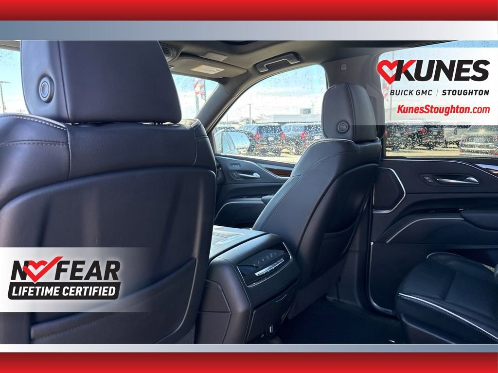 Used 2023 Cadillac Escalade Premium Luxury image 44
