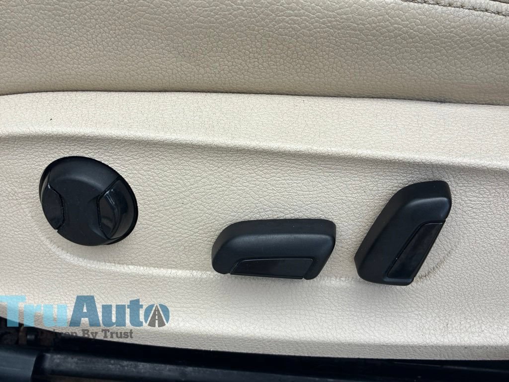 Used 2012 Volkswagen Passat 2.5 SEL FWD image 26
