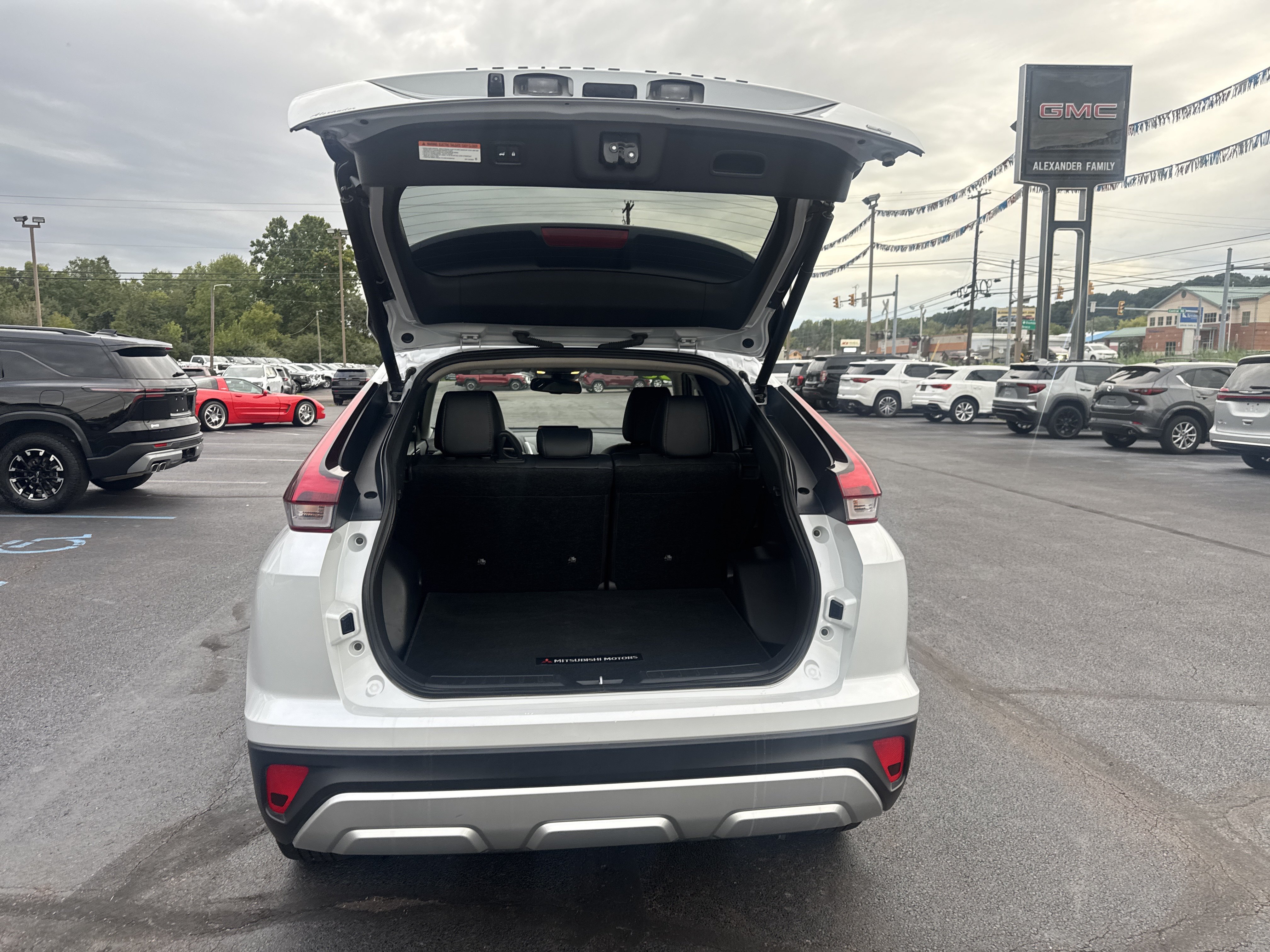 Used 2025 Mitsubishi Eclipse Cross SE AWD/4WD image 5