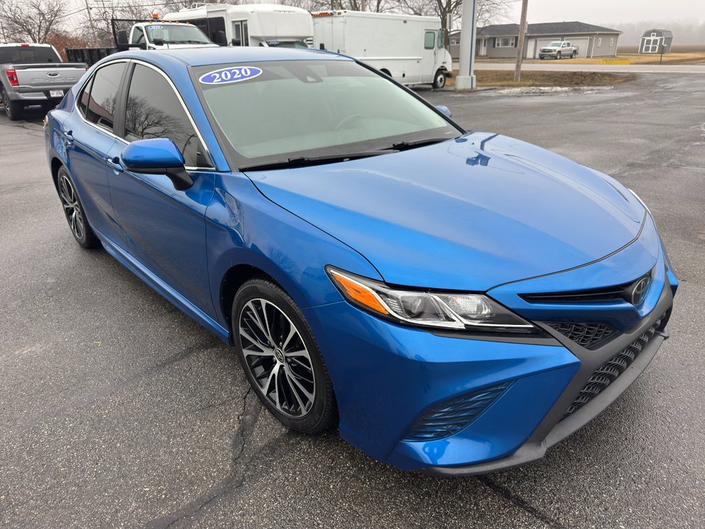 Used 2020 Toyota Camry SE image 3