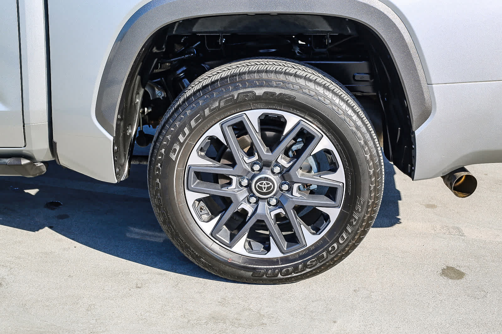 Used 2024 Toyota Tundra Limited AWD/4WD image 11
