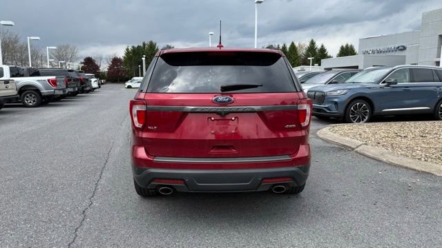 Used 2018 Ford Explorer XLT w/ Equipment Group 202A AWD/4WD image 4