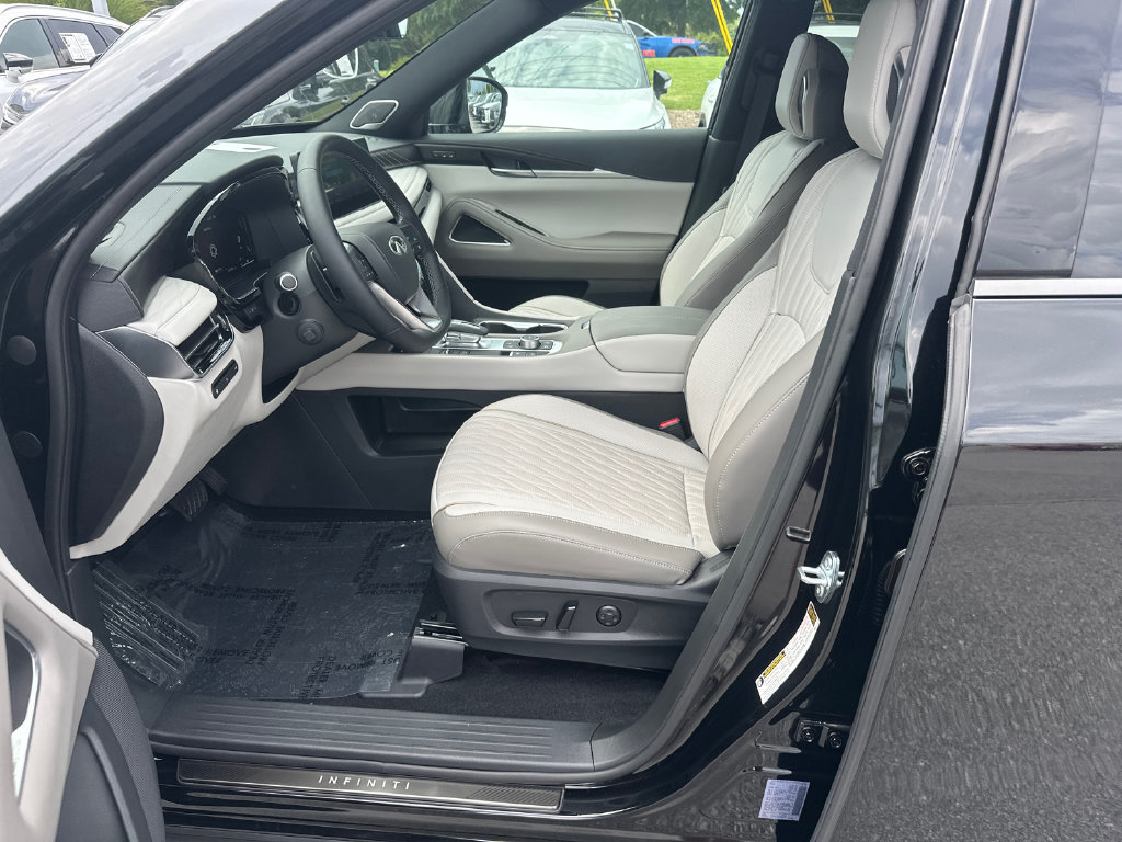 Used 2026 INFINITI QX60 Autograph w/ Dark Cargo Package AWD/4WD image 9