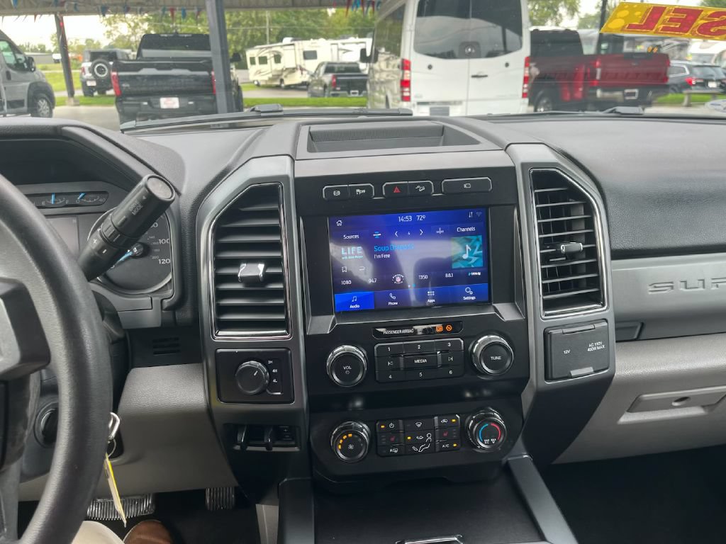 Used 2022 Ford F350 XLT w/ XLT Premium Package AWD/4WD image 16