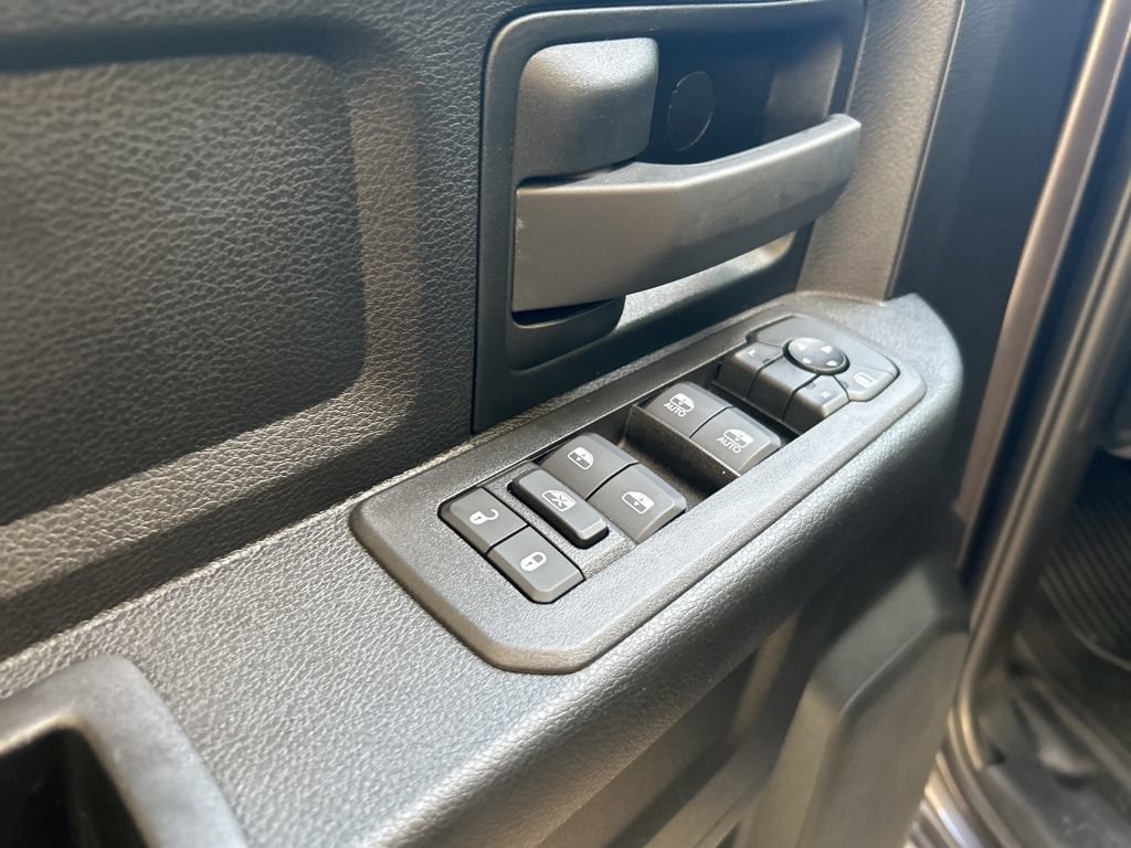 Used 2025 RAM 3500 Tradesman w/ Chrome Appearance Group AWD/4WD image 33