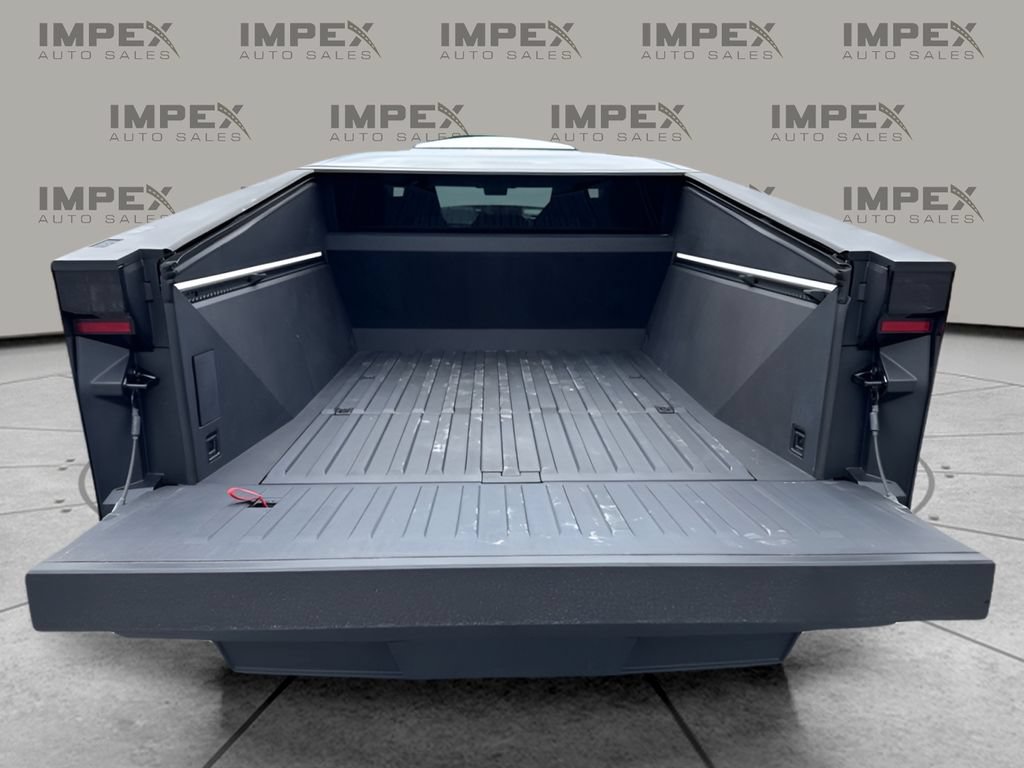 Used 2024 Tesla Cybertruck Cyberbeast AWD/4WD image 32