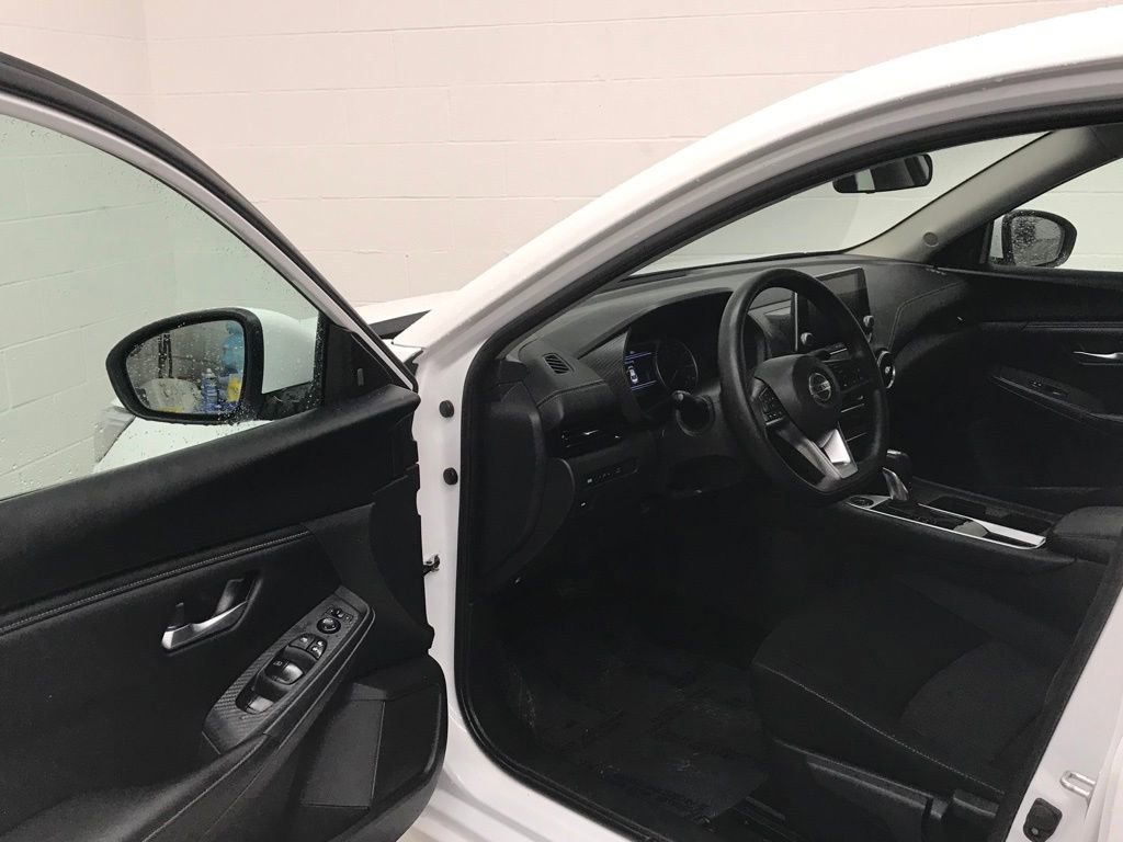 Used 2023 Nissan Sentra SV image 11