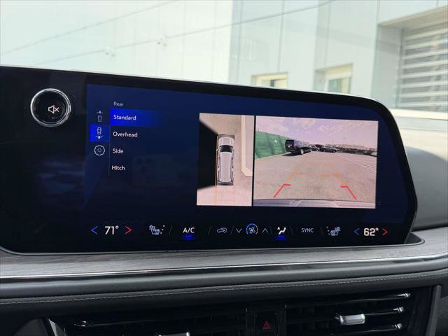 Used 2025 Chevrolet Suburban LT AWD/4WD image 31