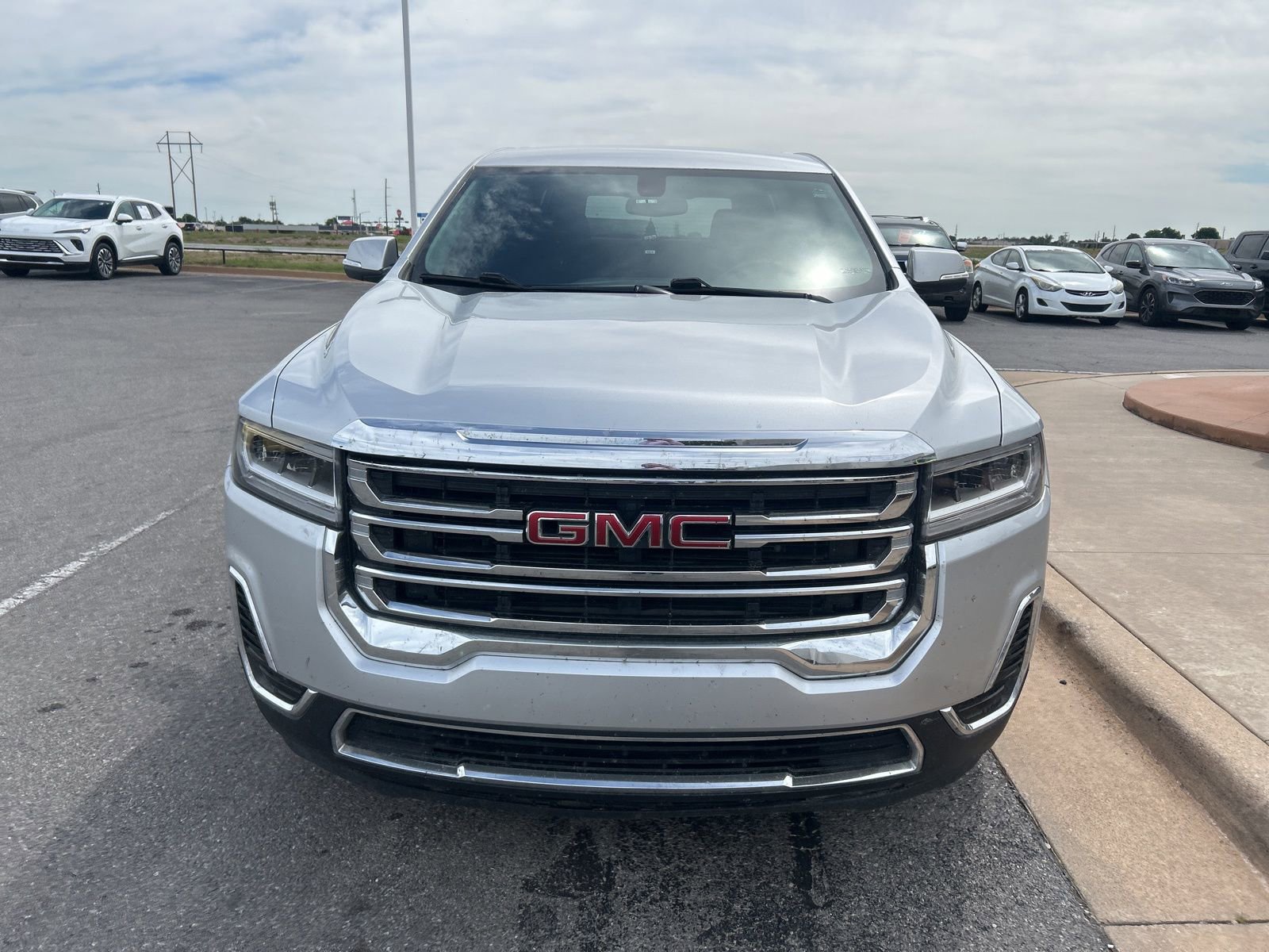 Used 2020 GMC Acadia SLE image 2