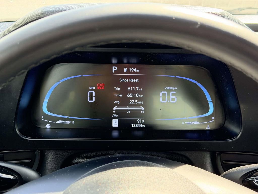 Used 2025 Hyundai Elantra Sport FWD image 11